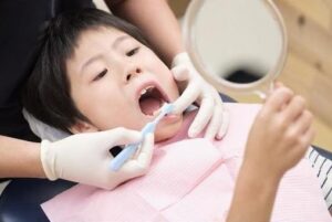成田市公津の杜の歯医者、はばたき矯正・こども歯科で子どもの歯磨きチェックについての解説